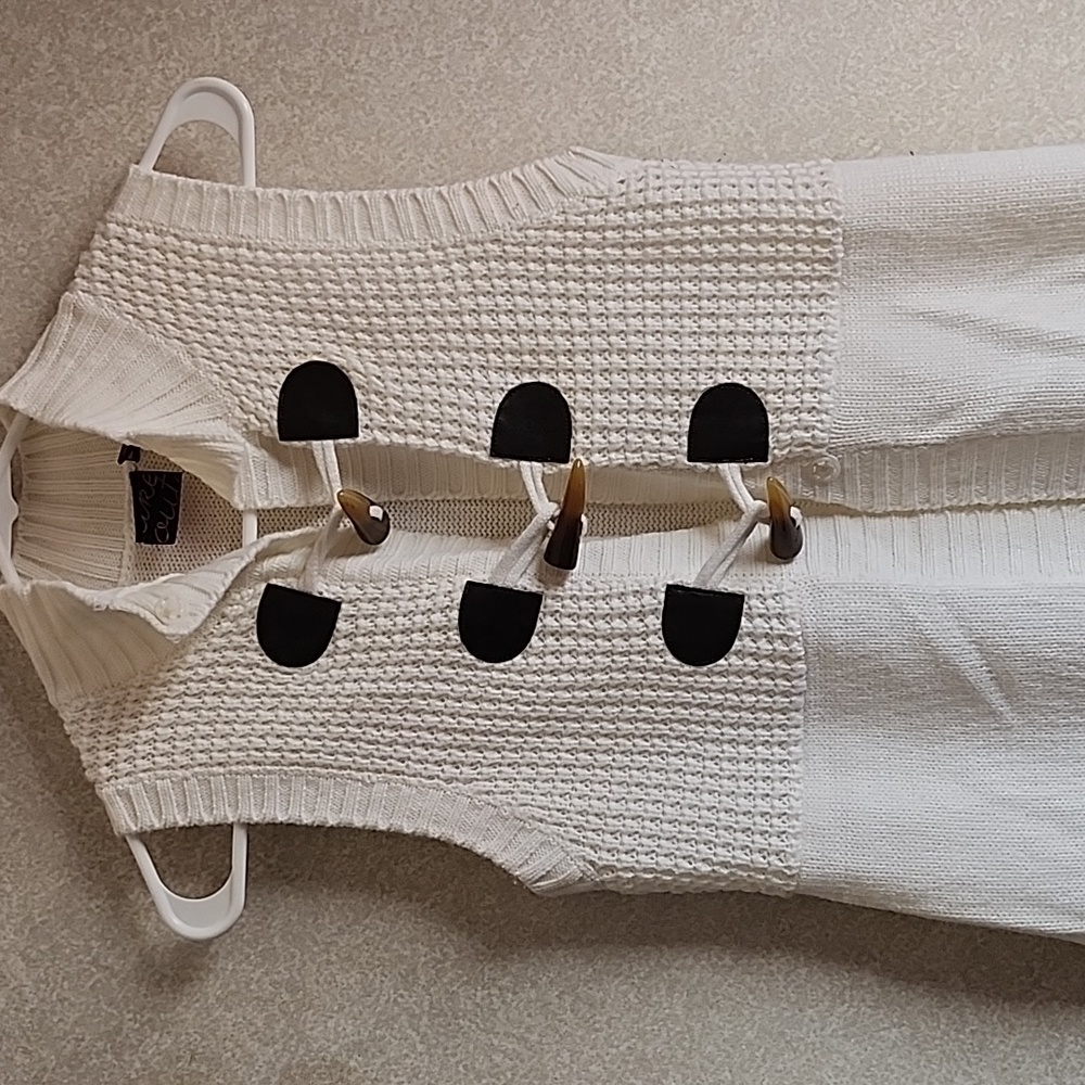 Sweater - Picture 1 of 7